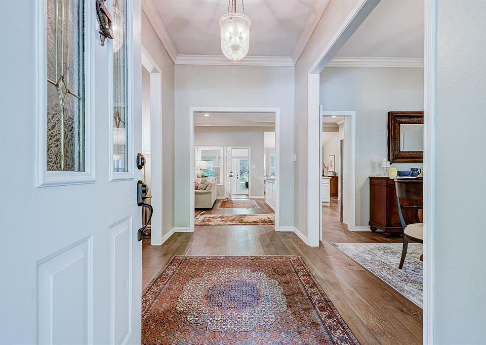 1st image of 10095 Shady Hollow Dr