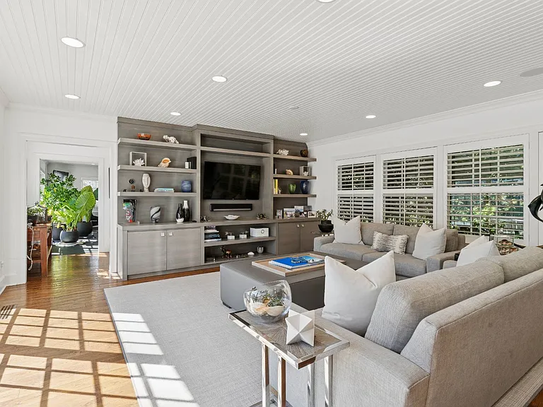 Mecox Bay Ln — Photo 11