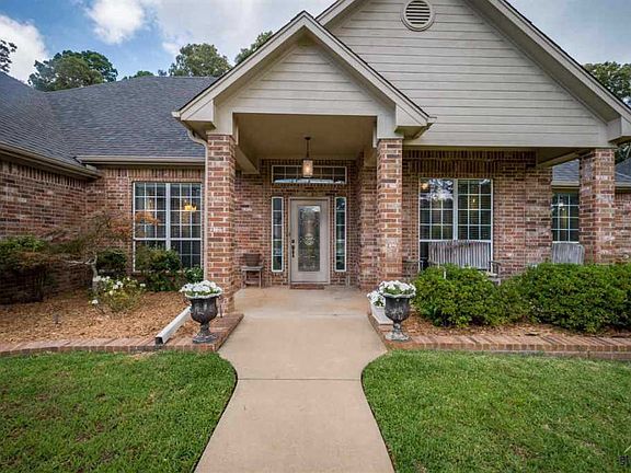 2nd image of 1782 Old Oak Dr