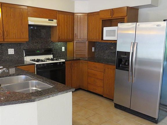 4th image of 2616 NW 47th Pl