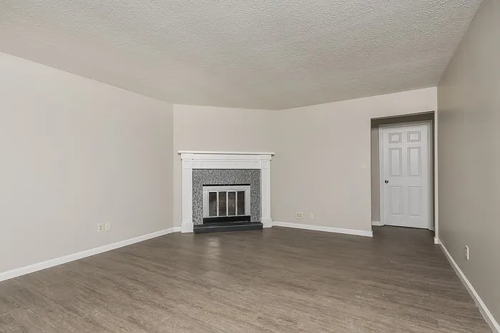3 bed, 1.5 bath, 1443 sqft, $1,945 — Photo 2