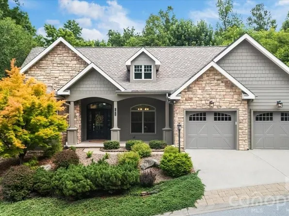 82 Wood Owl Ct, Hendersonville, NC 28791