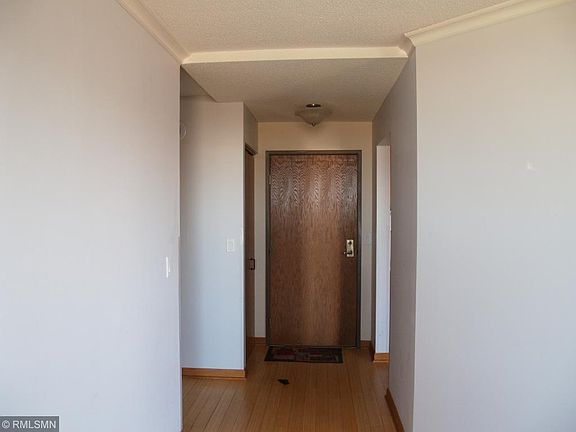 3rd image of 1425 W 28th St APT 505