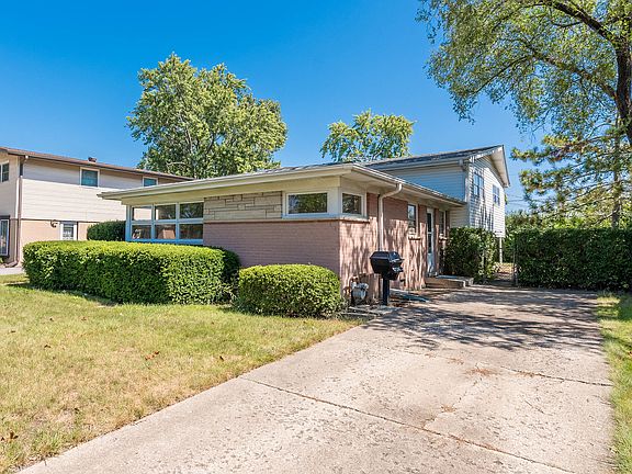2nd image of 9407 Ozark St