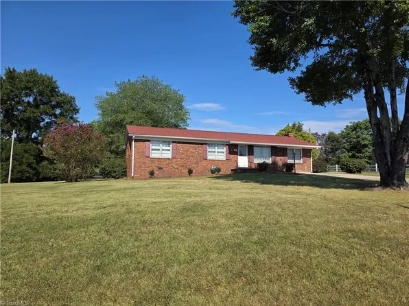 145 Brightwood Rd, Eden, NC 27288