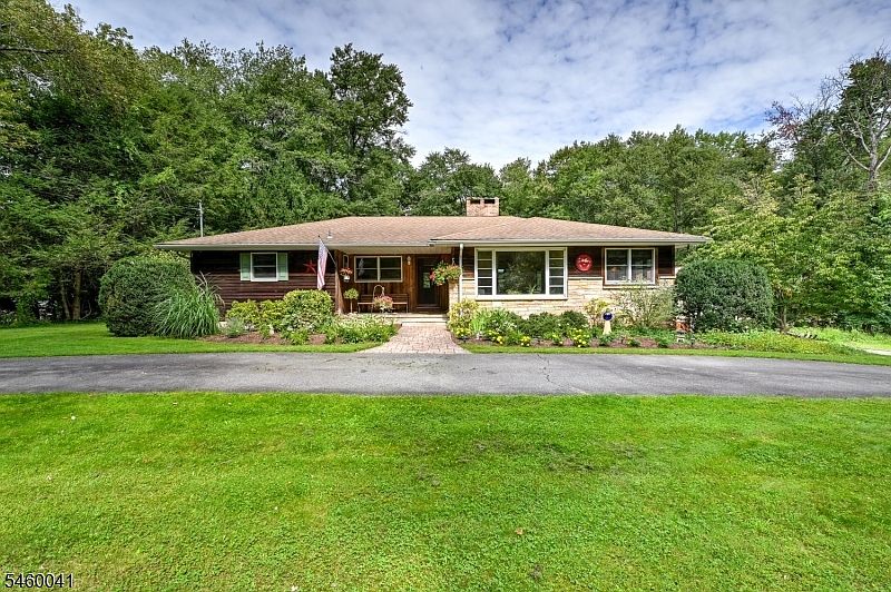 1st image of 253 Kerrs Corner Rd
