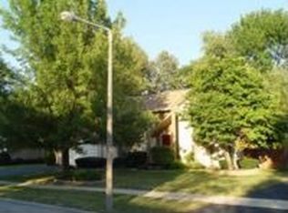 2931 Evergreen Ln, Aurora, IL