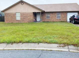 912 Rice Ct, Hinesville, GA 31313