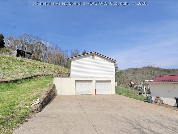 4th image of 420 Blake Rd
