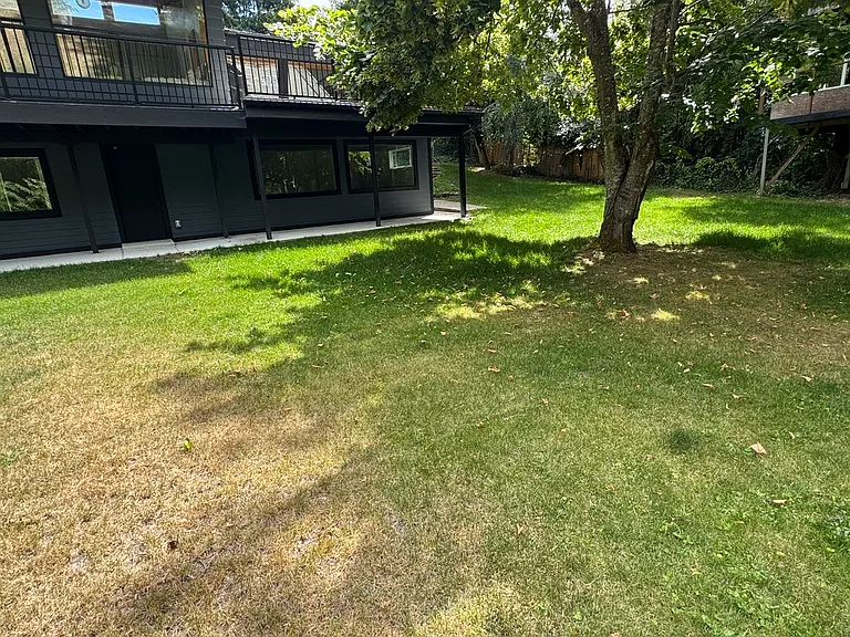 2112 Sunset Dr W #B — Photo 17