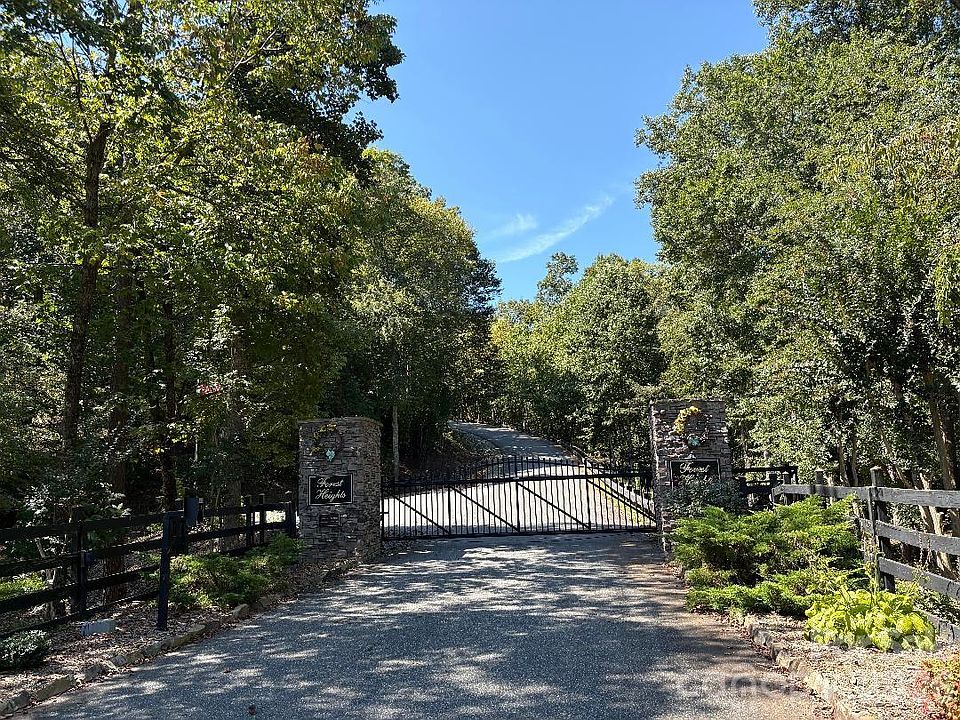 1st image of 106 Ravenswood Dr