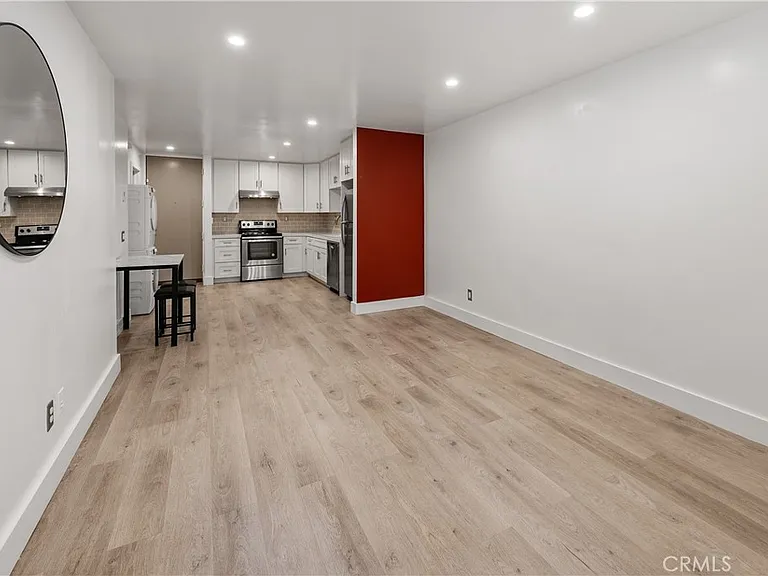 532 N Rossmore Ave #107 — Photo 5