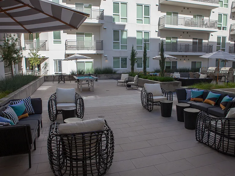 Onyx Glendale — Photo 21