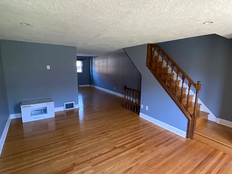 1155 Taylor Dr — Photo 6