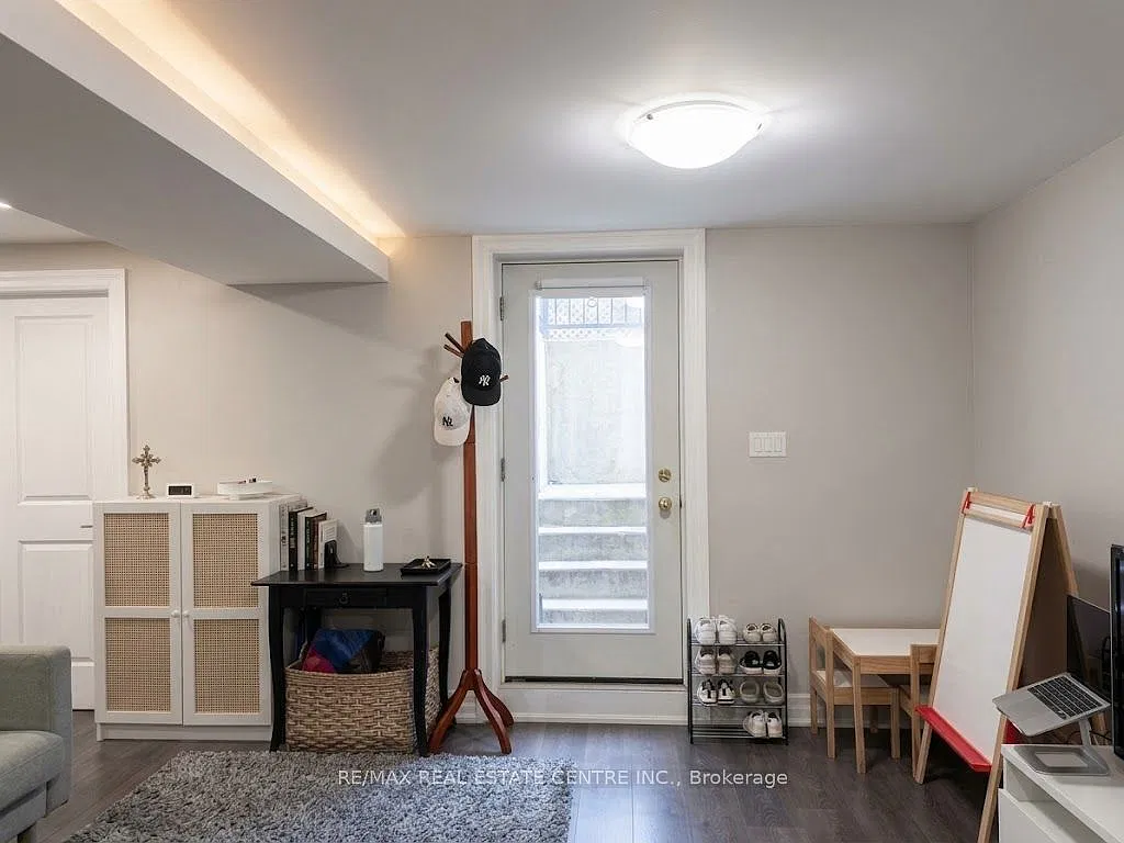 2 bed, $1,800 — Photo 2
