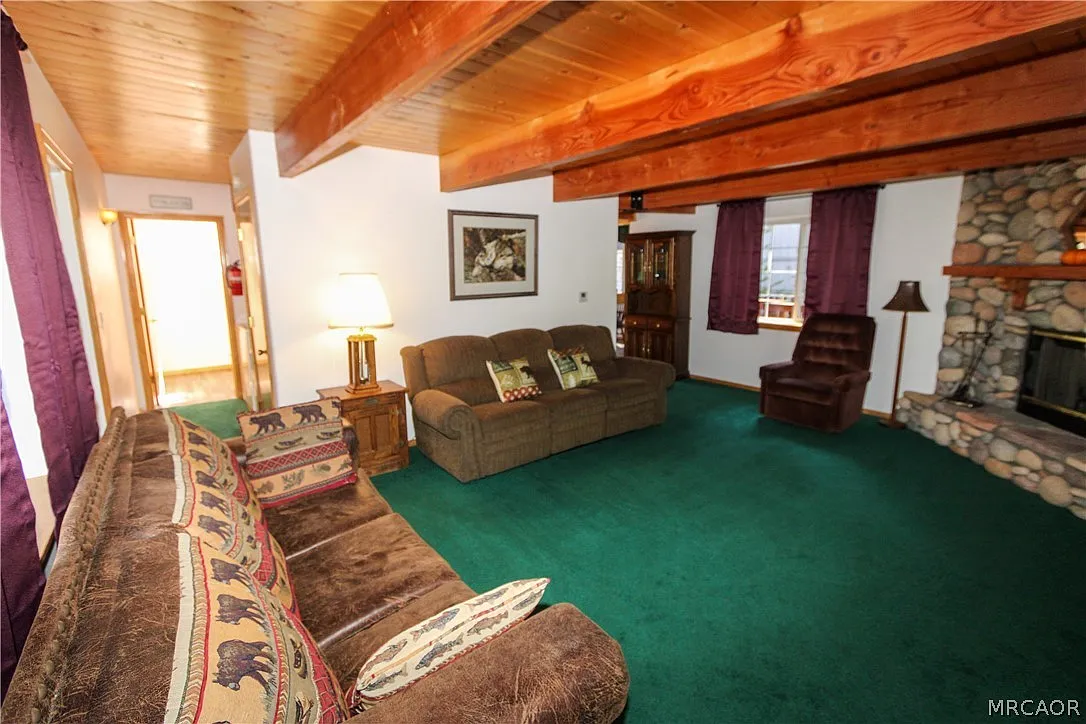 3 bed, 2.5 bath, 1786 sqft, $2,550 — Photo 3