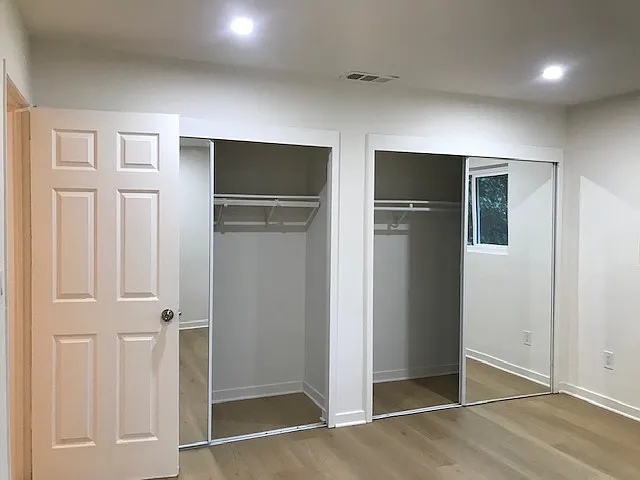 13408 Glenoaks Blvd — Photo 11