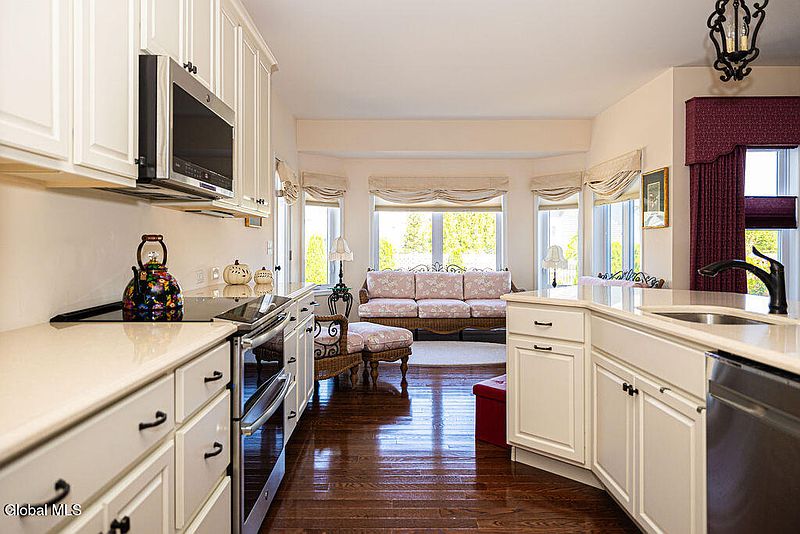 5th image of 24 Parkview Drive
