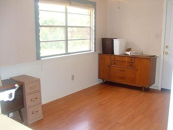 3rd image of 118 Viceroy Dr