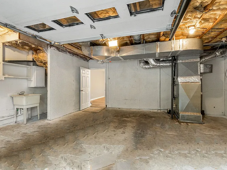 1207 Timbers Ln — Photo 33