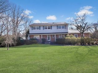 192 Cold Spring Rd, Syosset, NY 11791