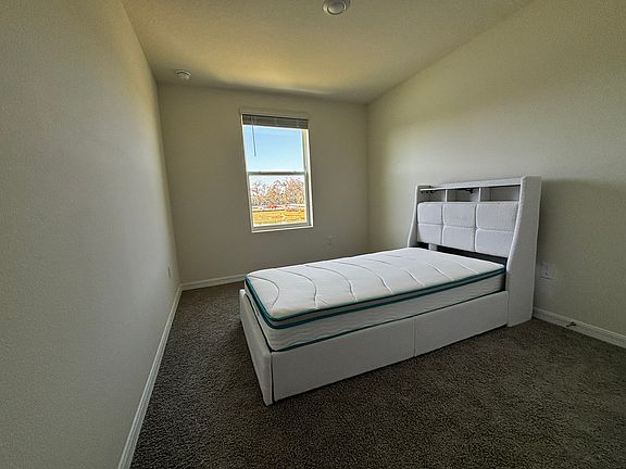 4th image of 520 Zinfandel Dr #1