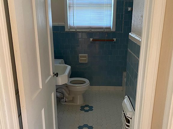 5th image of 103 Vassar Ln APT 2
