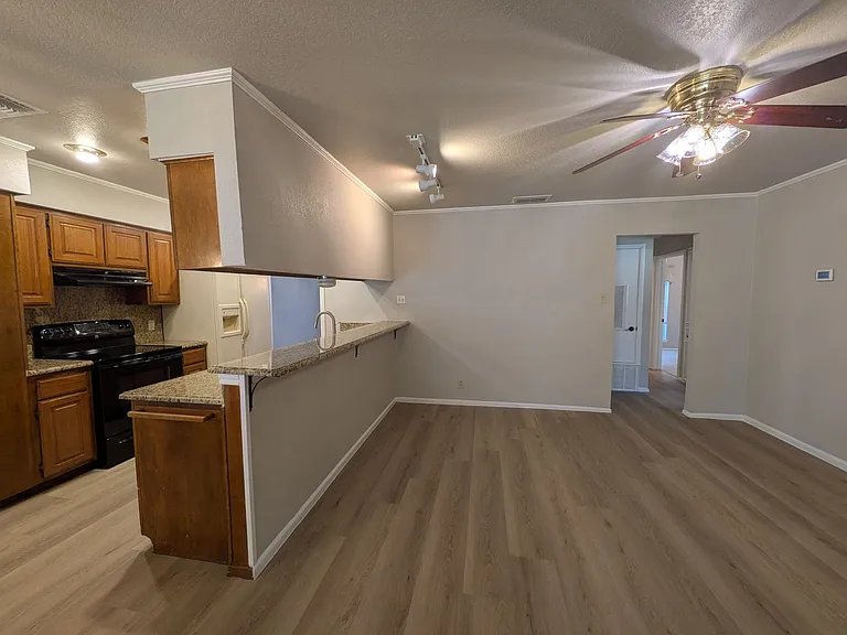 6618 Cloverbend St — Photo 35