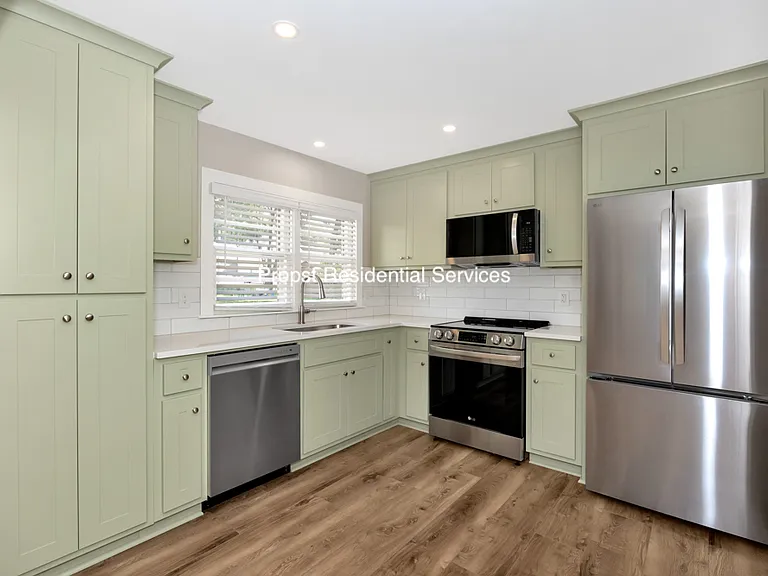 1616 McCullough Ave NE — Photo 14
