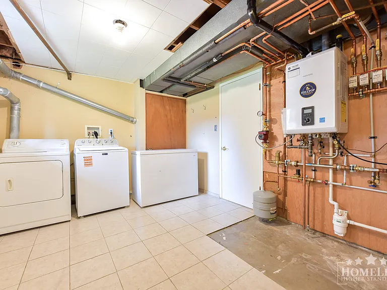 13900 Blackburn Ave #HOUSE — Photo 23