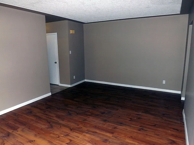 10619 104th St NW — Photo 5