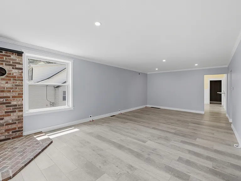19 1/2 Balcom St #1 — Photo 13