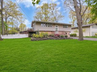 54 Shinbone Ln, Commack, NY 11725