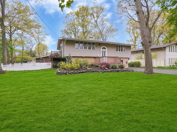 54 Shinbone Lane, Commack, NY 11725