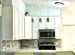 8213 Dickie Dr, Jacksonville, FL 32216
