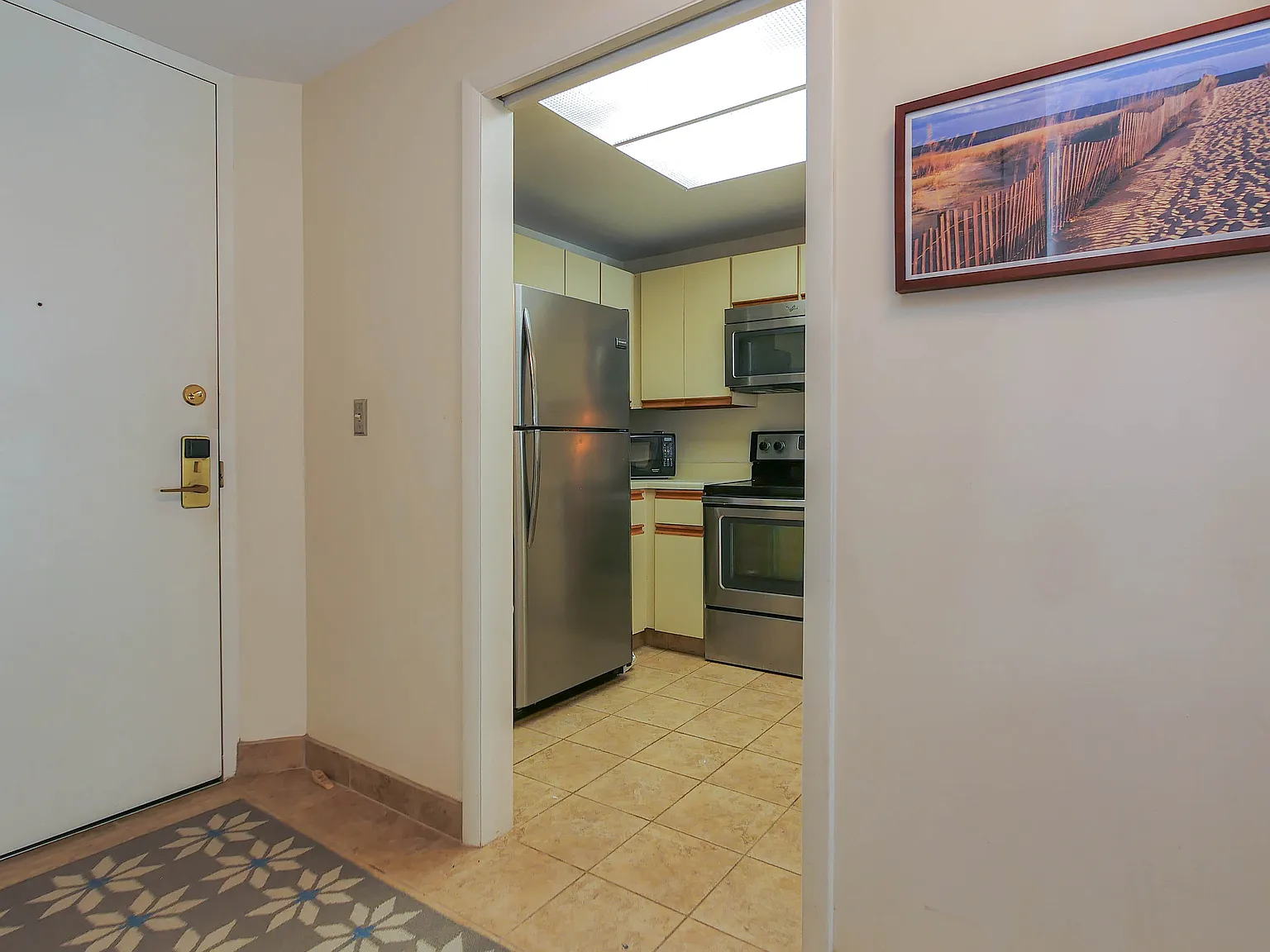 1 bed, 1.5 bath, 872 sqft, $2,000 — Photo 2