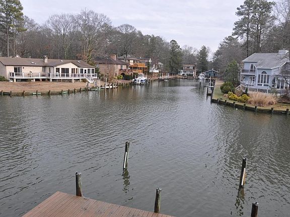 Beautiful view of intersecting canals