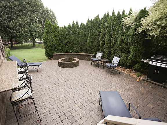 4th image of 200 Stillcreek Dr