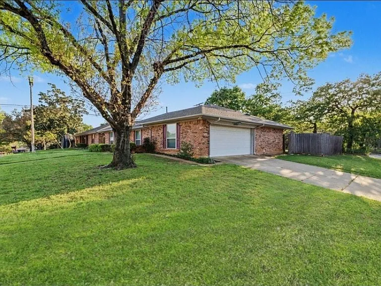 4900 Ridgeline Dr — Photo 5