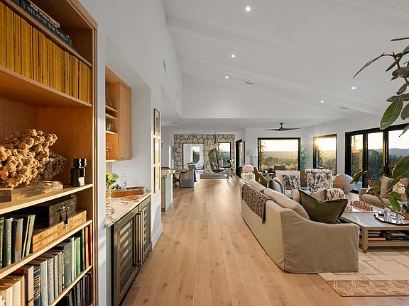 3rd image of 23924 Milestone Rd