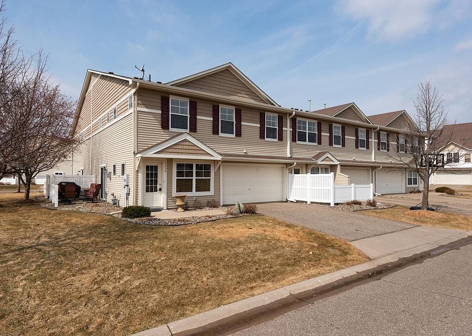 1st image of 3250 Oak View Dr