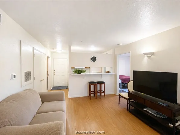 515 Southwest Pkwy APT 103, College Station, TX 77840