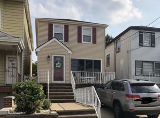 18 W 6th St, Bayonne, NJ 07002