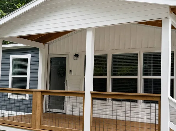 443 Cole Dr, Pigeon Forge, TN 37863
