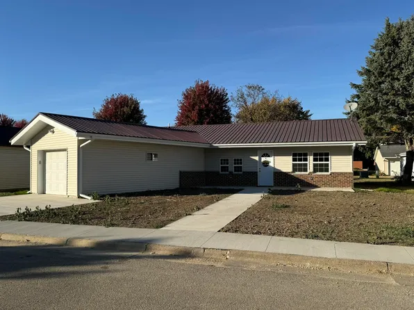 612 2nd Avenue Ext NW, Cascade, IA 52033