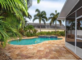 1327 E Glen Oak Rd, North Lauderdale, FL 33068