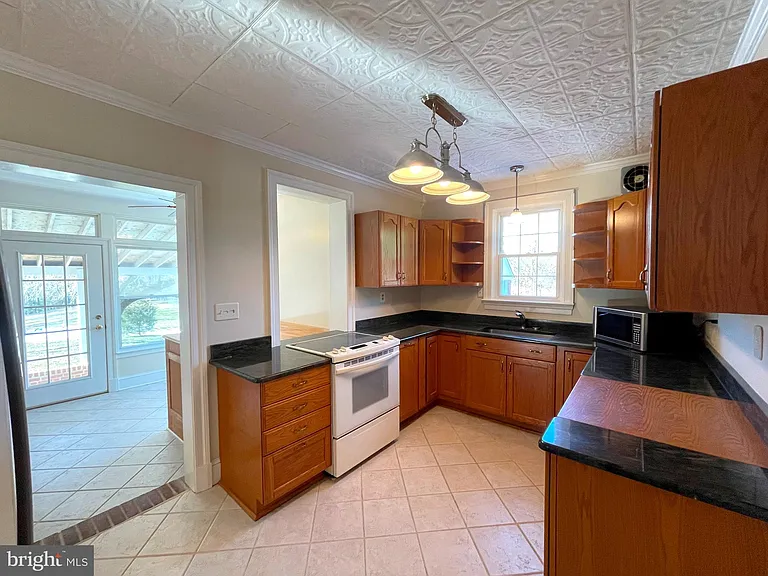 4085 Hallowing Point Rd — Photo 9