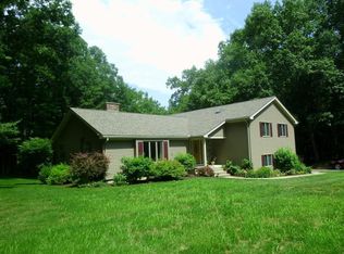 16 Bayberry Ln, Northampton, MA 01062