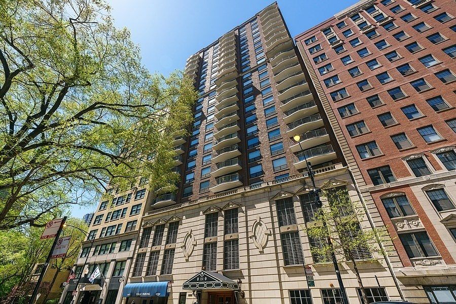 1st image of 1250 N Dearborn Pkwy #7C