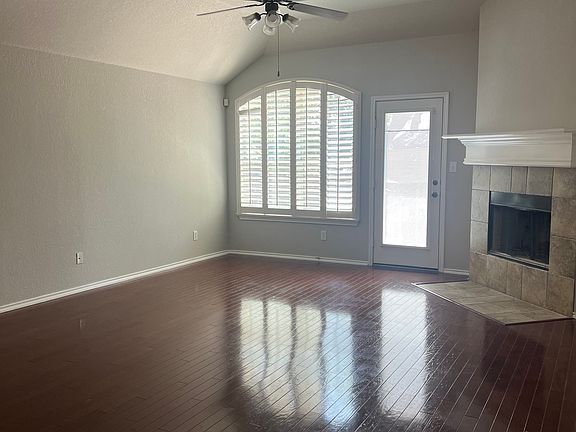 4th image of 26423 Walden Oak